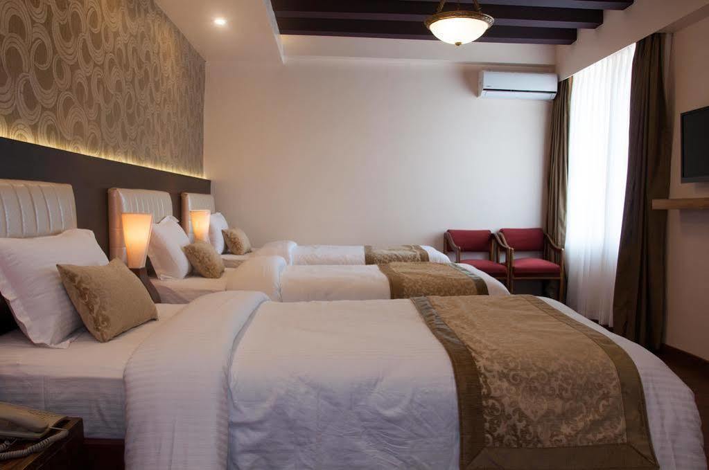 มันดาลา บูทิก โฮเต็ล Hotel กาฐมาณฑุ ภายนอก รูปภาพ